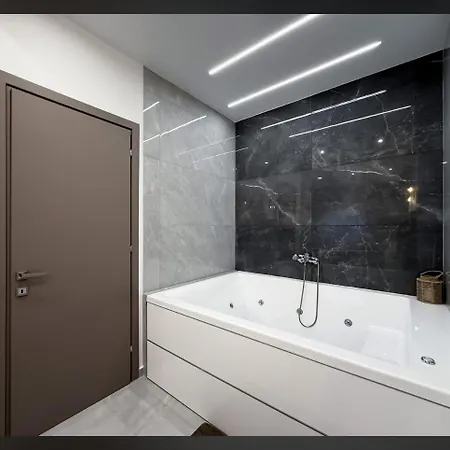 Feel Good With Private Jacuzzi
